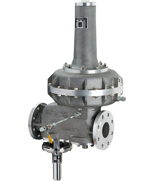 Gas pressure regulator with built in safety shut-off valve